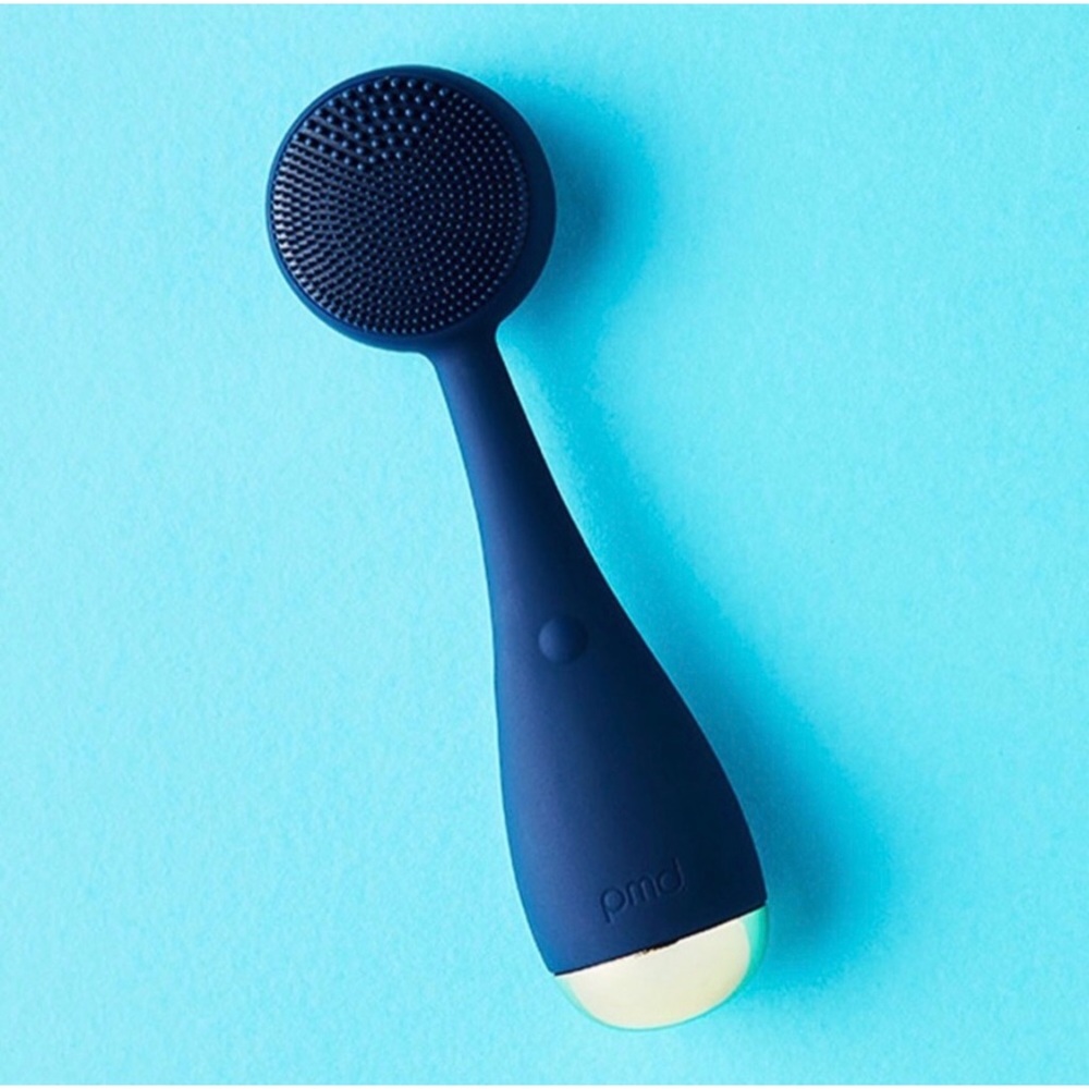 PMD CLEAN Smart Facial Cleansing Device - Picture 4 of 15